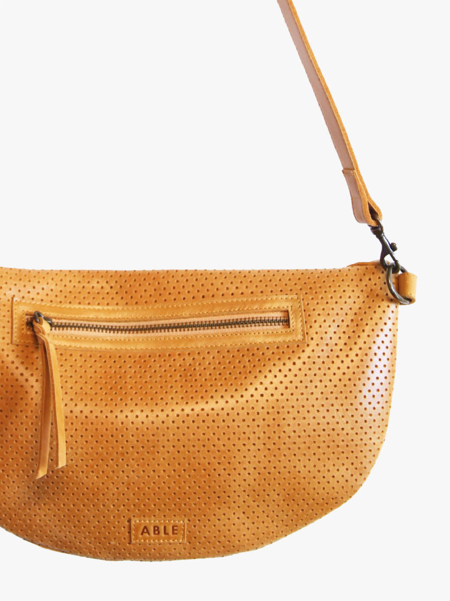 Back #Color_Perforated Cognac