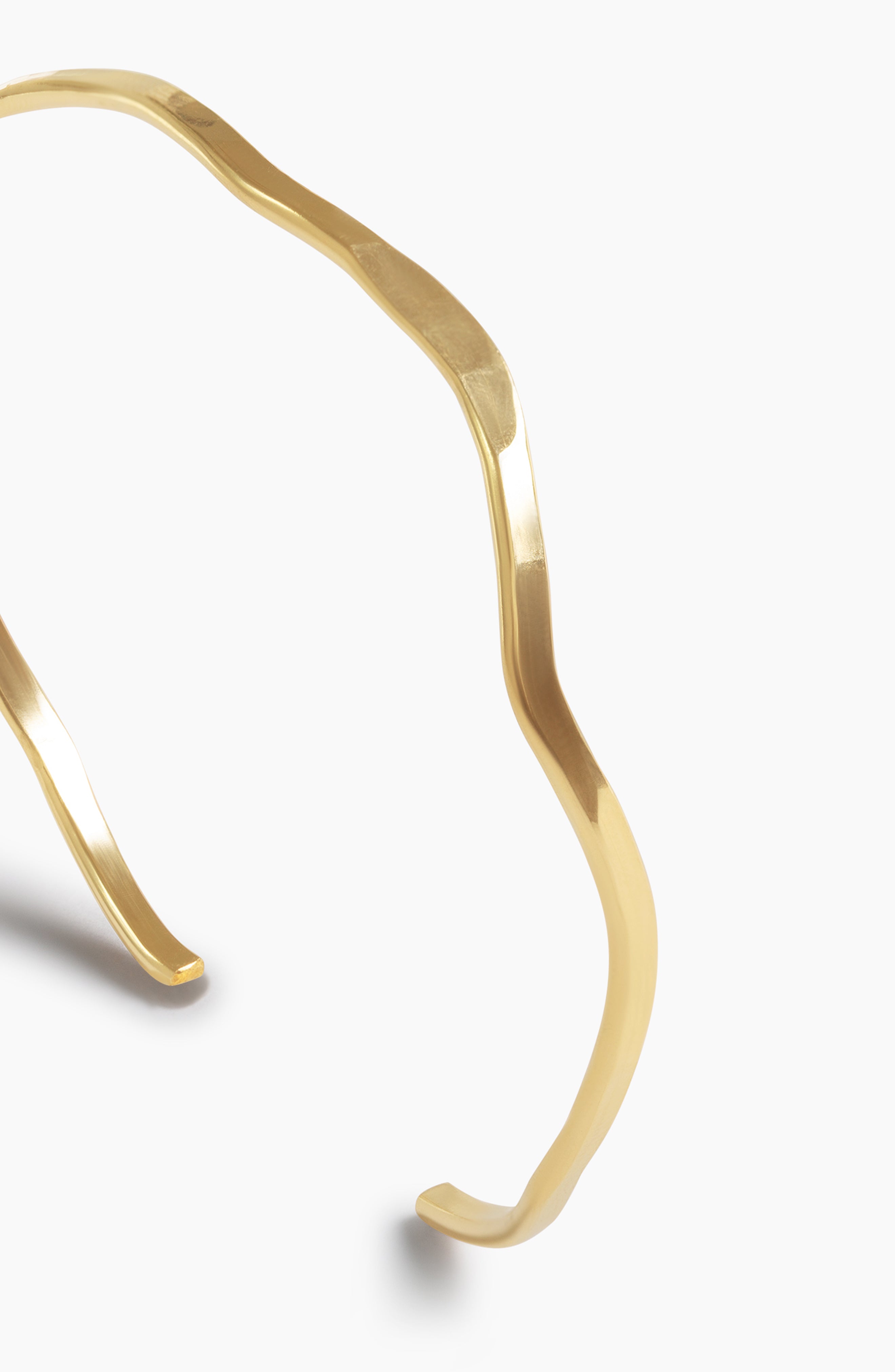 Olivia Wavy Cuff